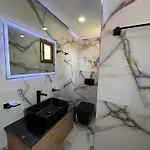 Laura Гостевой дом