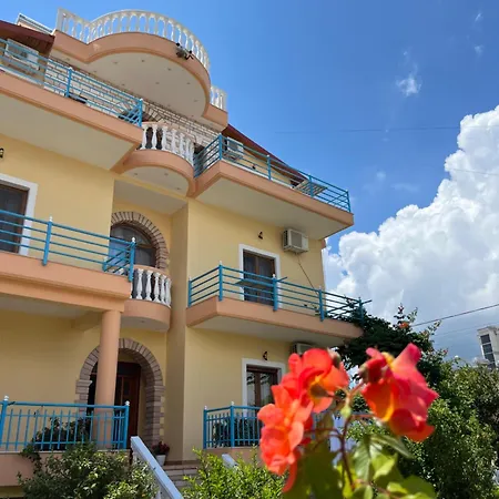 Laura Гостевой дом