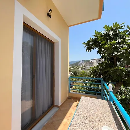 Laura * Ксамил