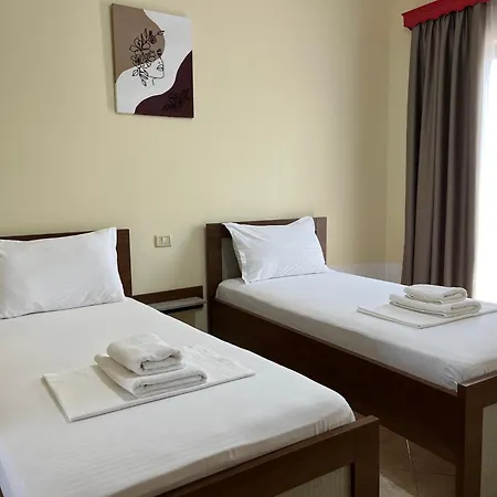 Laura Гостевой дом *