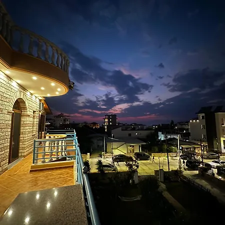 Laura * Ксамил