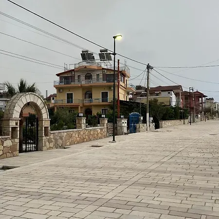 Laura Гостевой дом *