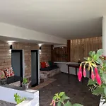 Laura *
