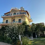 بيت ضيافة Laura